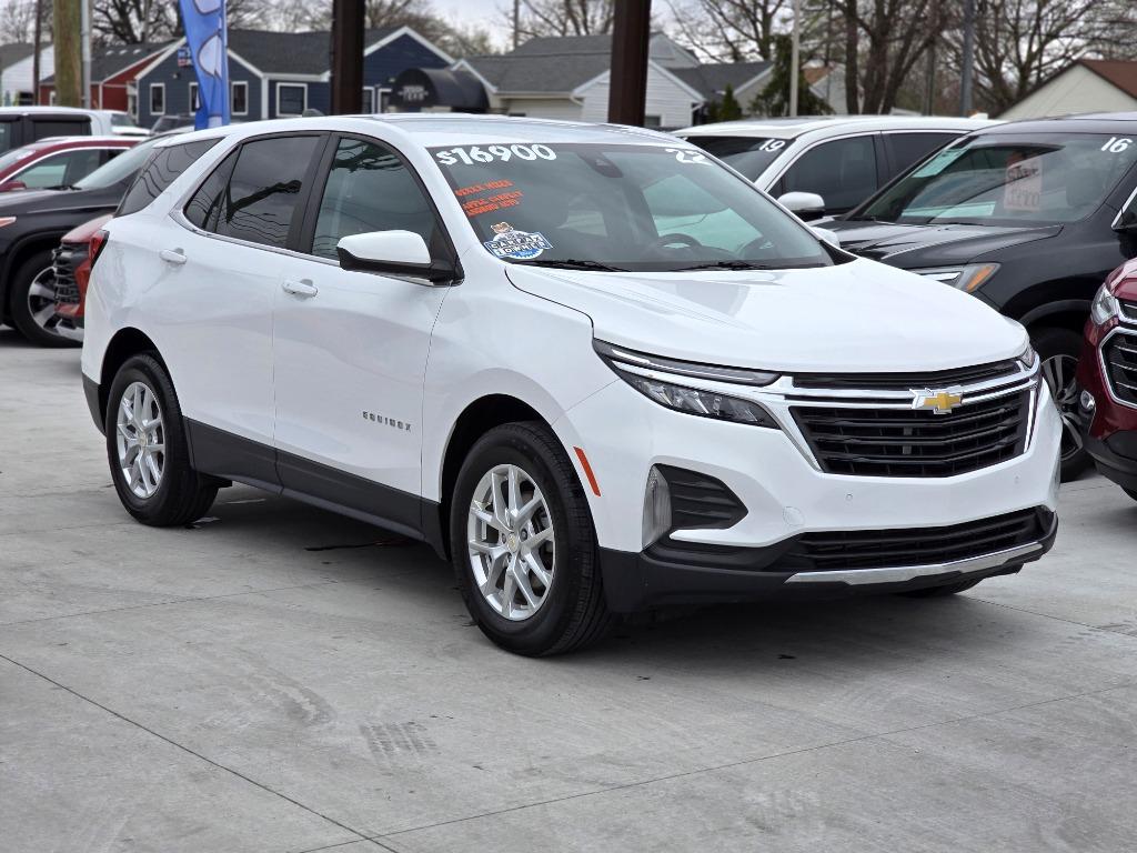 2022 Chevrolet Equinox LT's photo