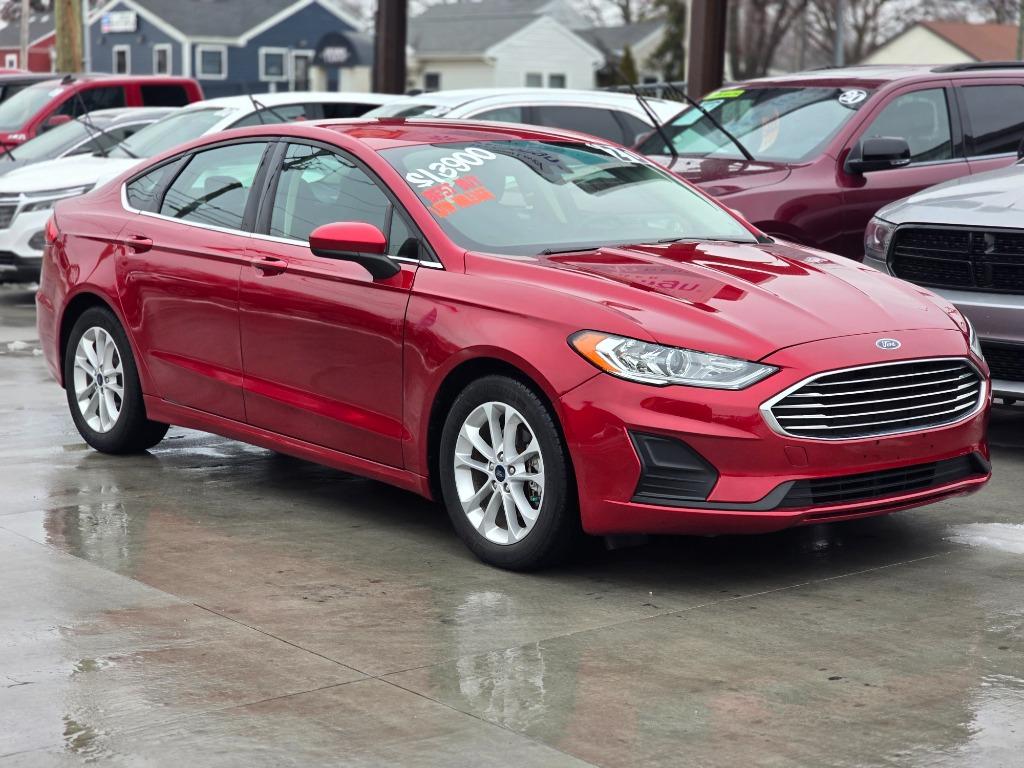 2020 Ford Fusion SE's photo