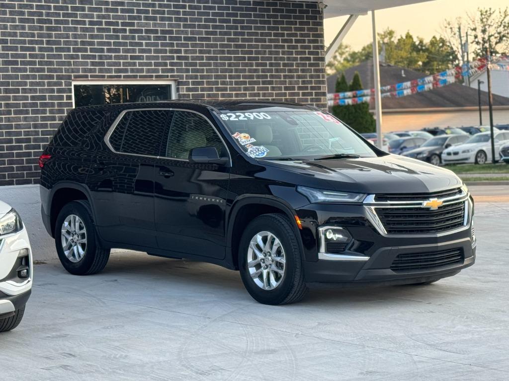 2023 Chevrolet Traverse LS's photo