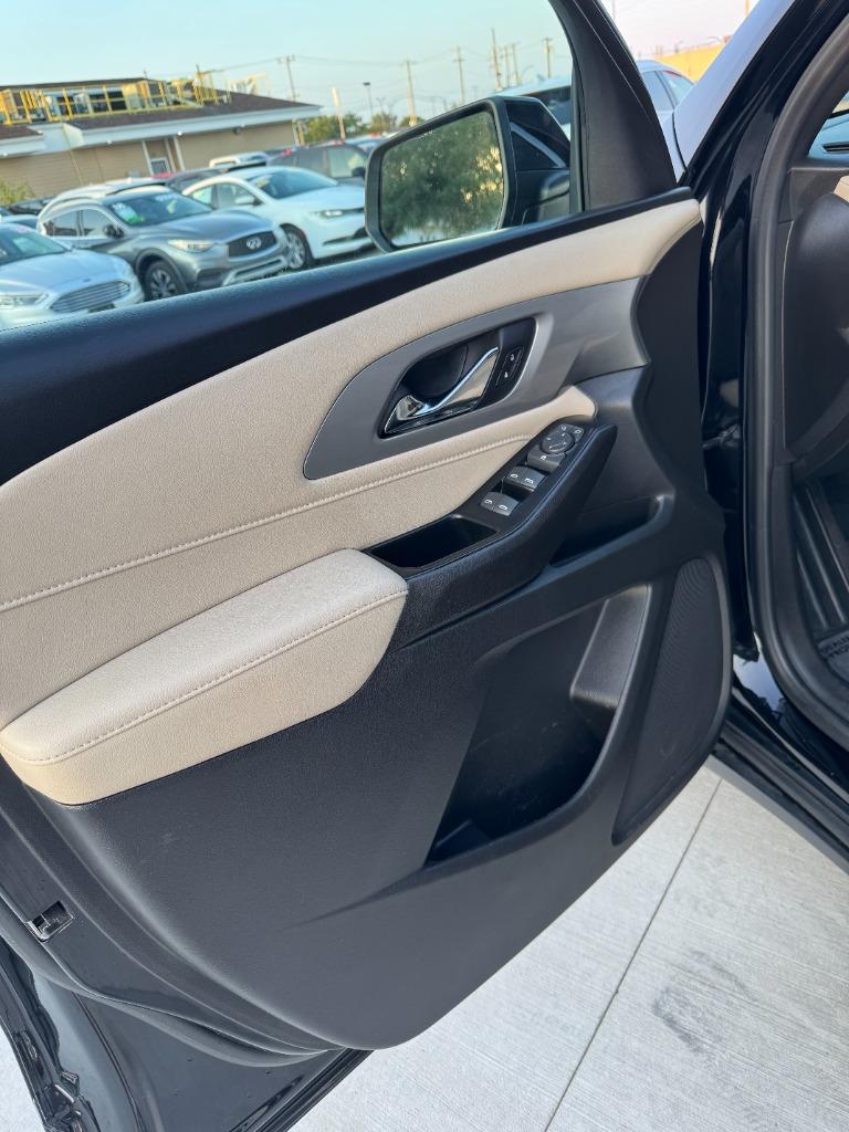 2023 Chevrolet Traverse LS - Photo 13