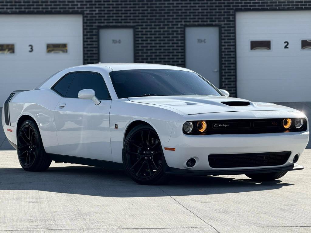2020 Dodge Challenger R/T's photo