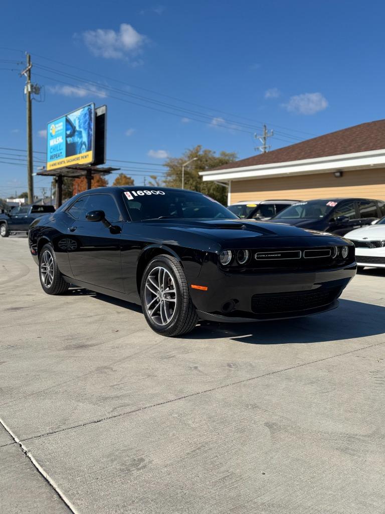2019 Dodge Challenger SXT's photo