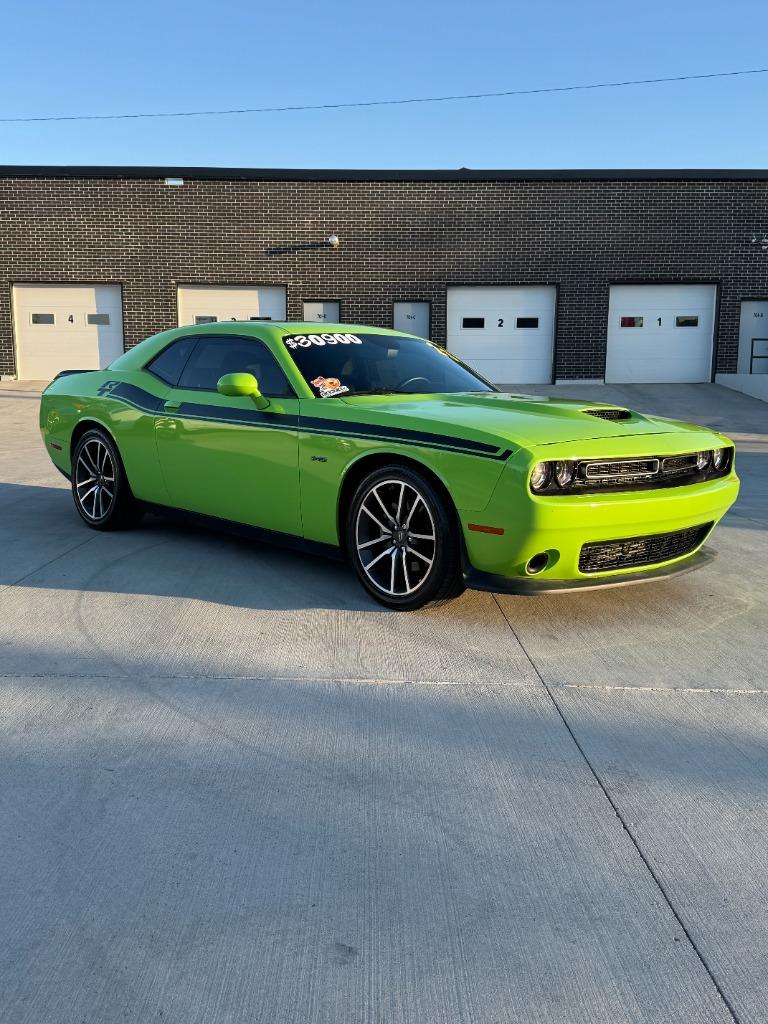 2023 Dodge Challenger R/T's photo